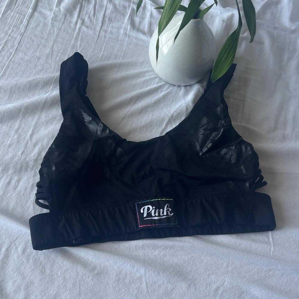 PINK Victoria's Secret Black Mesh Strappy sports bra🌺